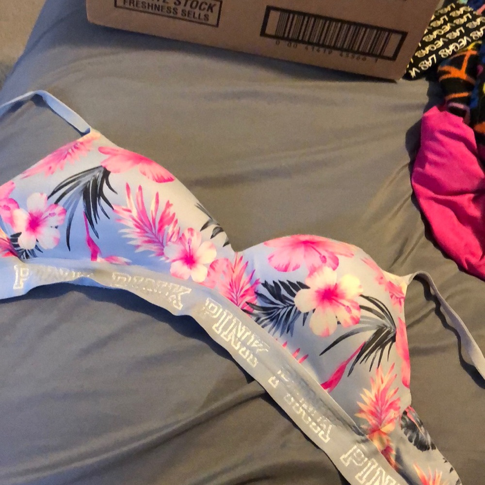 VS Pink bra